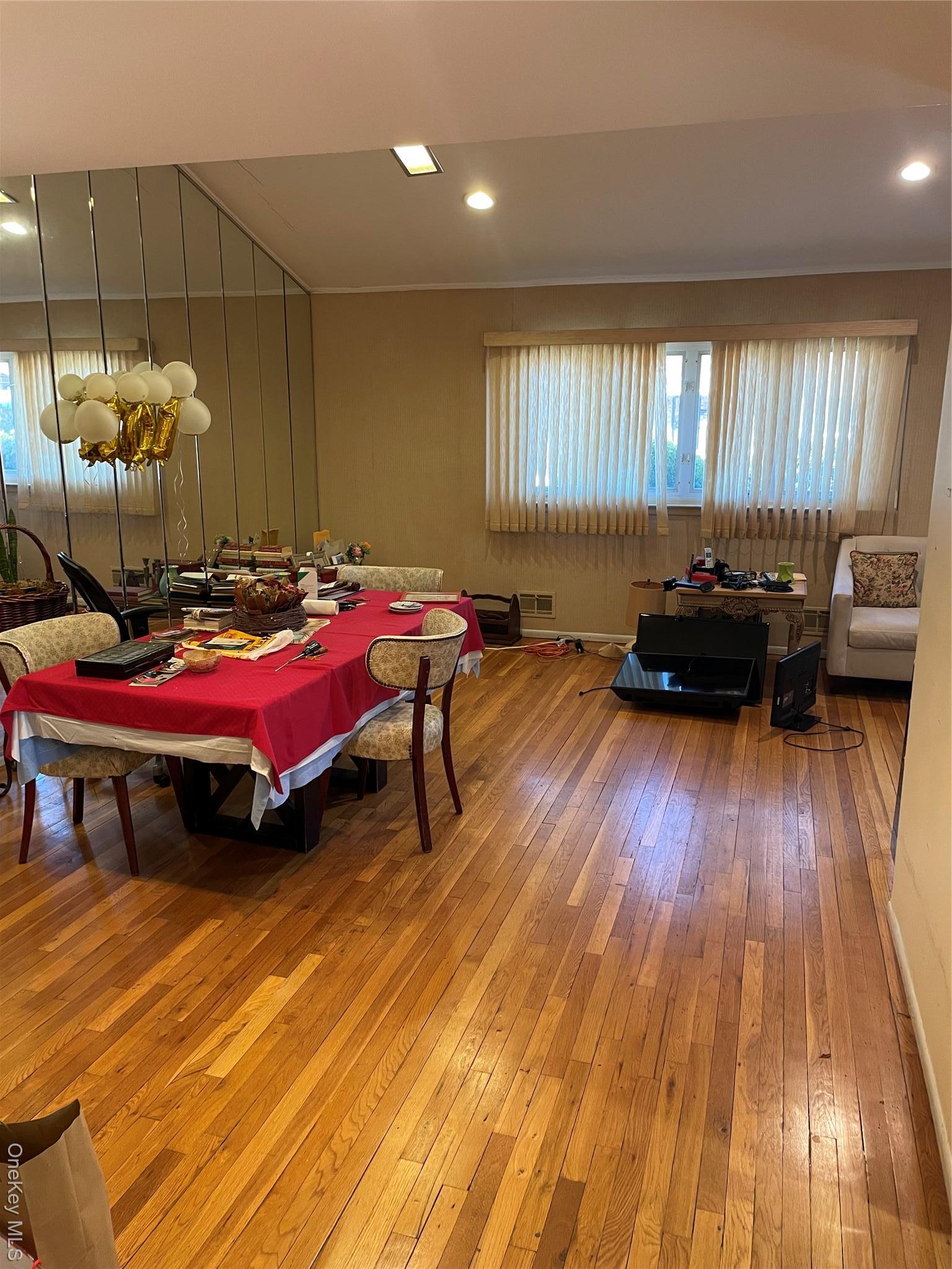 Single Family 20th Queens, NY 11357, MLS-970476-7