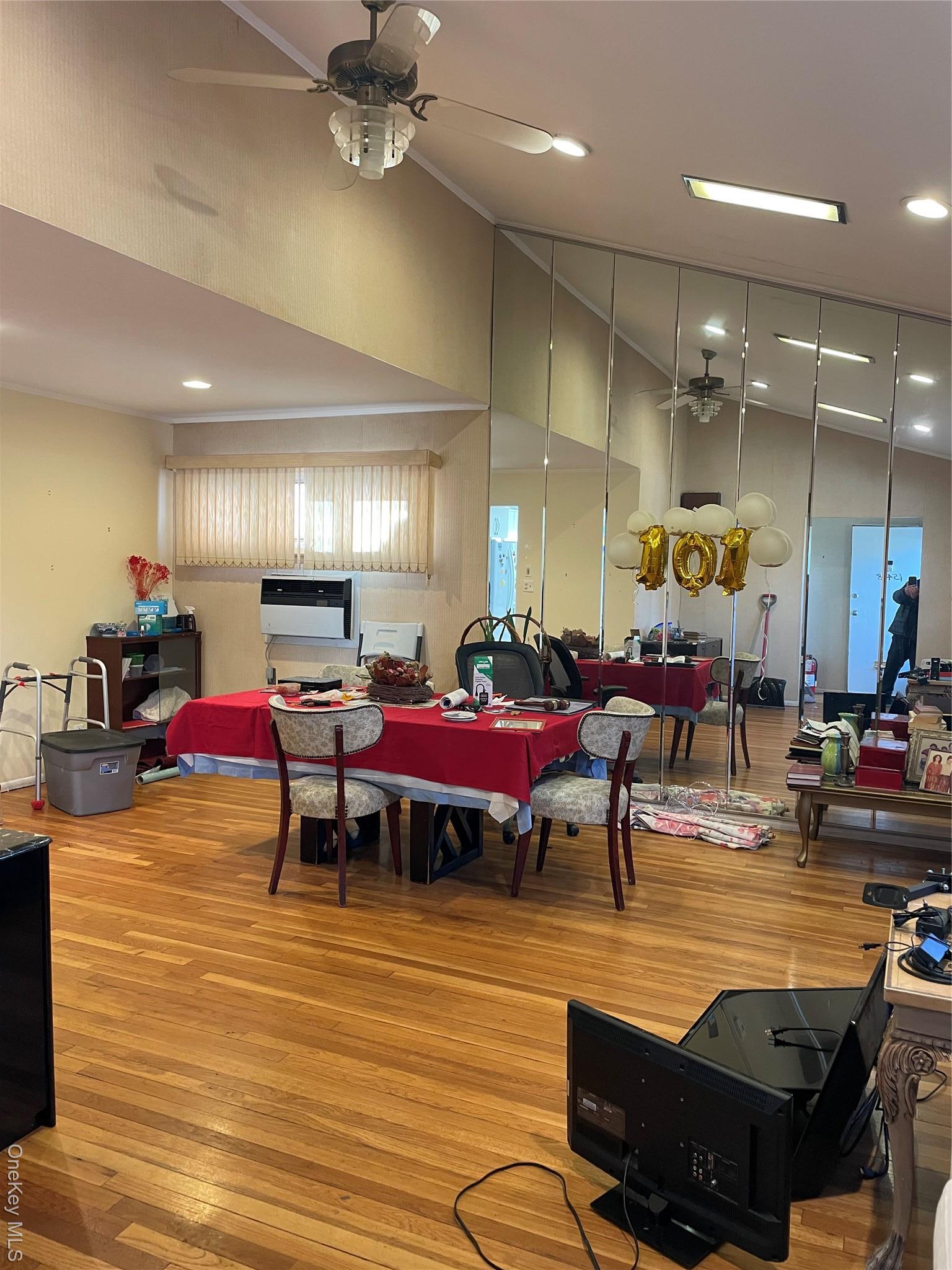 Single Family 20th Queens, NY 11357, MLS-970476-8