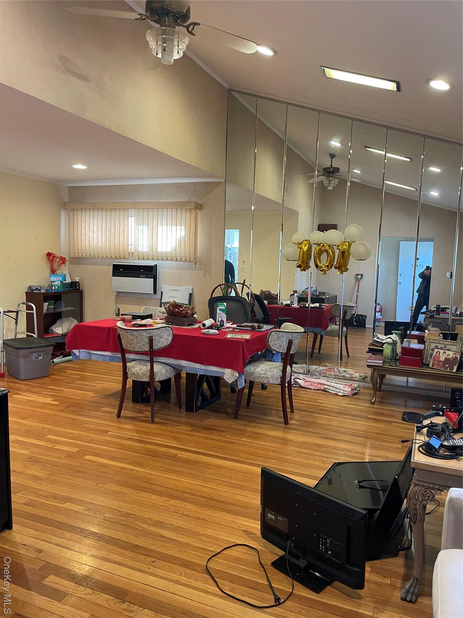 Single Family 20th Queens, NY 11357, MLS-970476-9