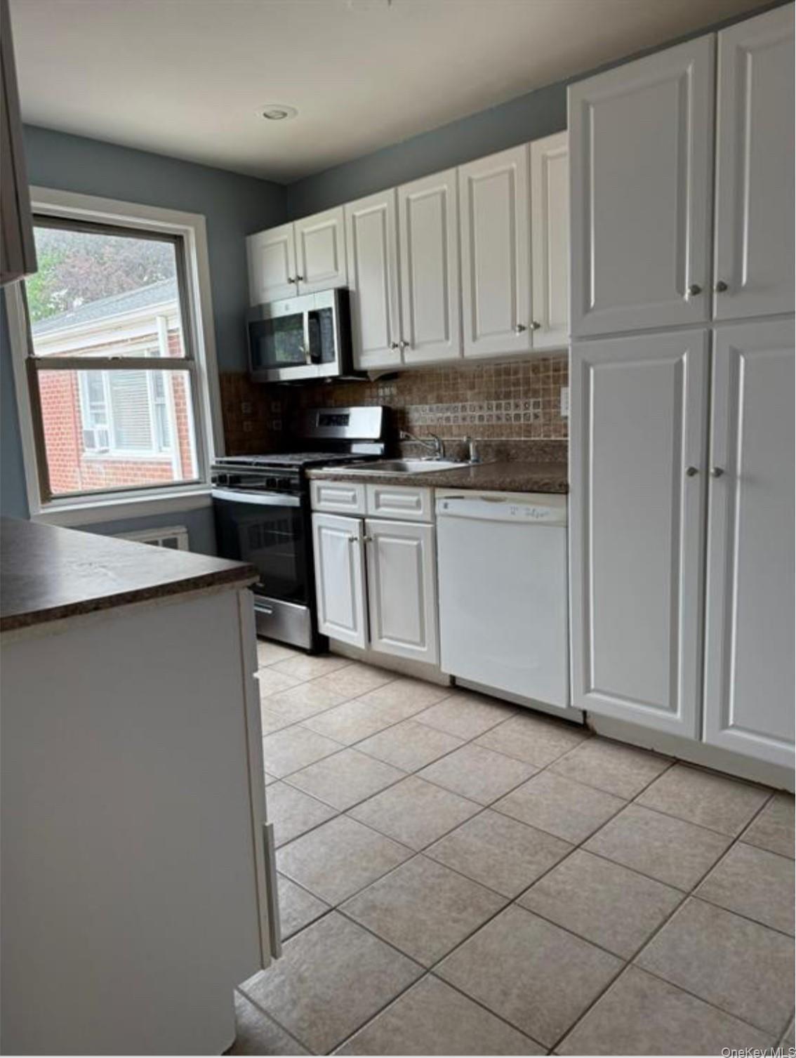 Coop West Post Road  Westchester County, NY 10606, MLS-970478-4