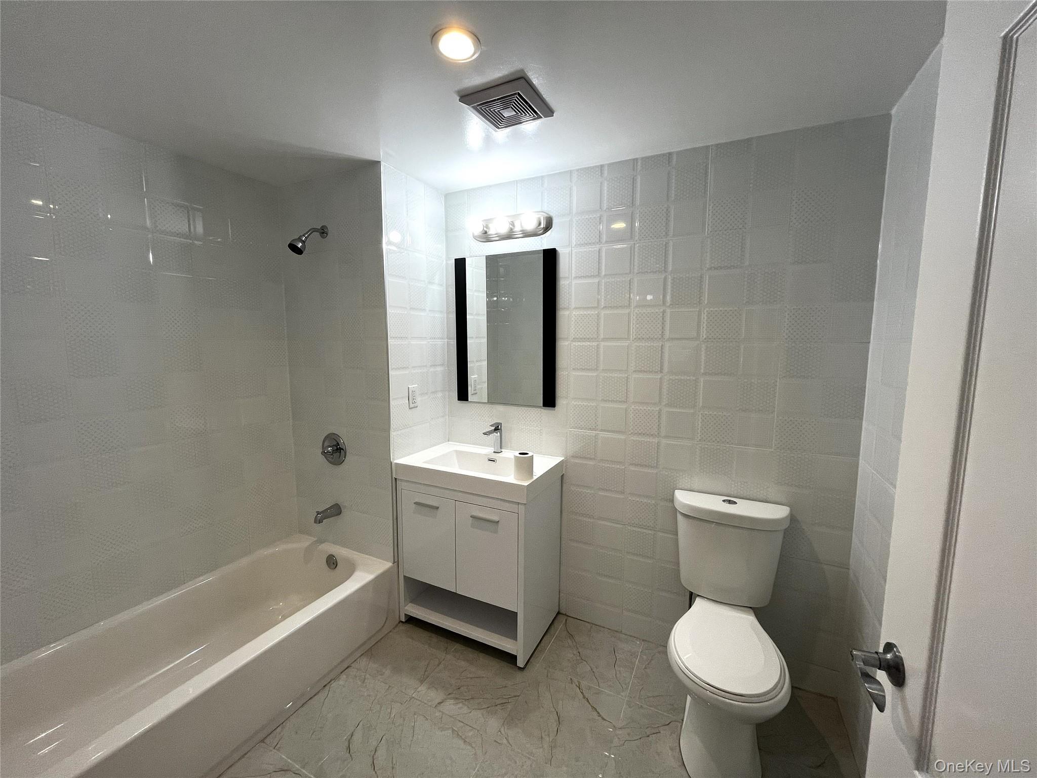 Condo Queens Queens, NY 11377, MLS-970499-11