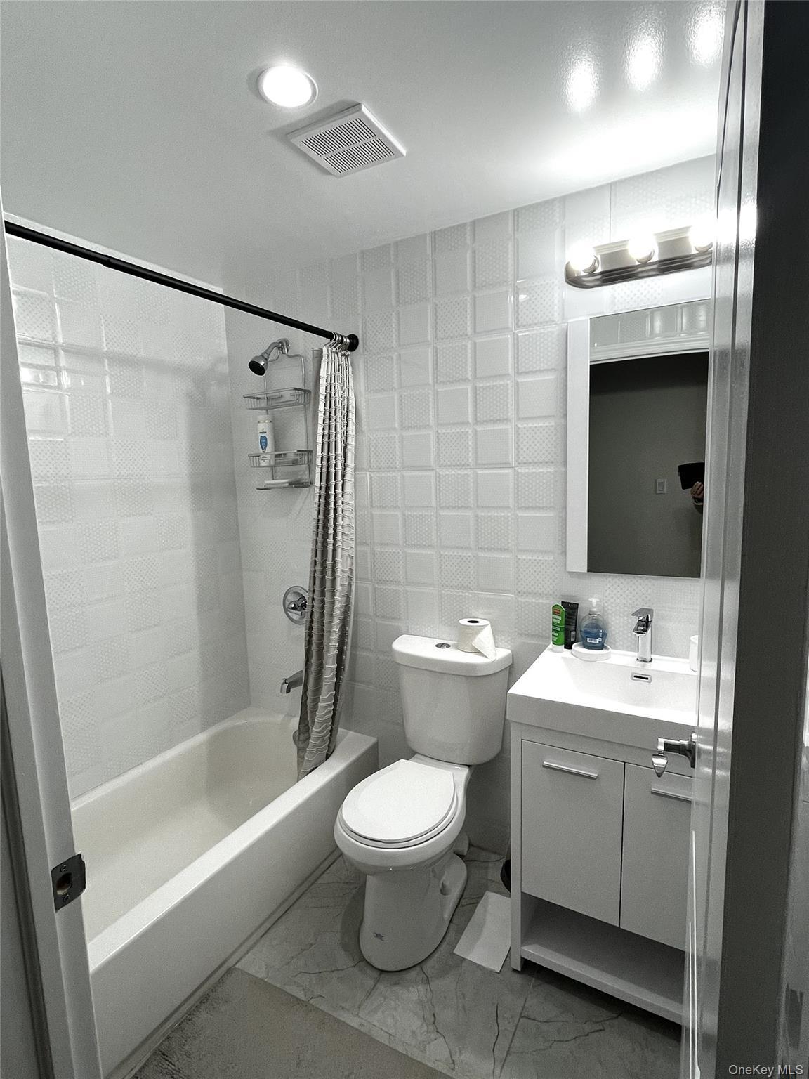 Condo Queens Queens, NY 11377, MLS-970499-12