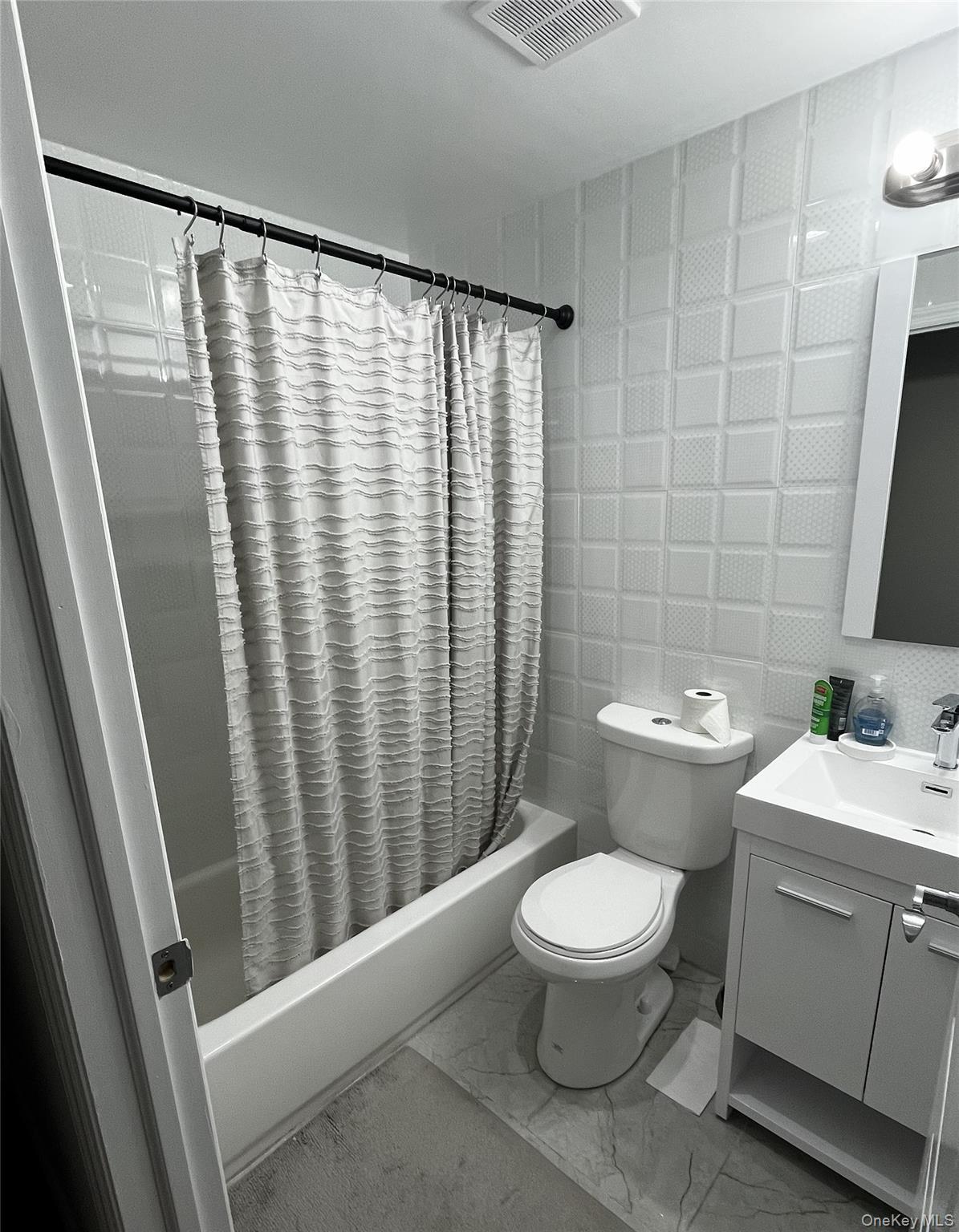 Condo Queens Queens, NY 11377, MLS-970499-13