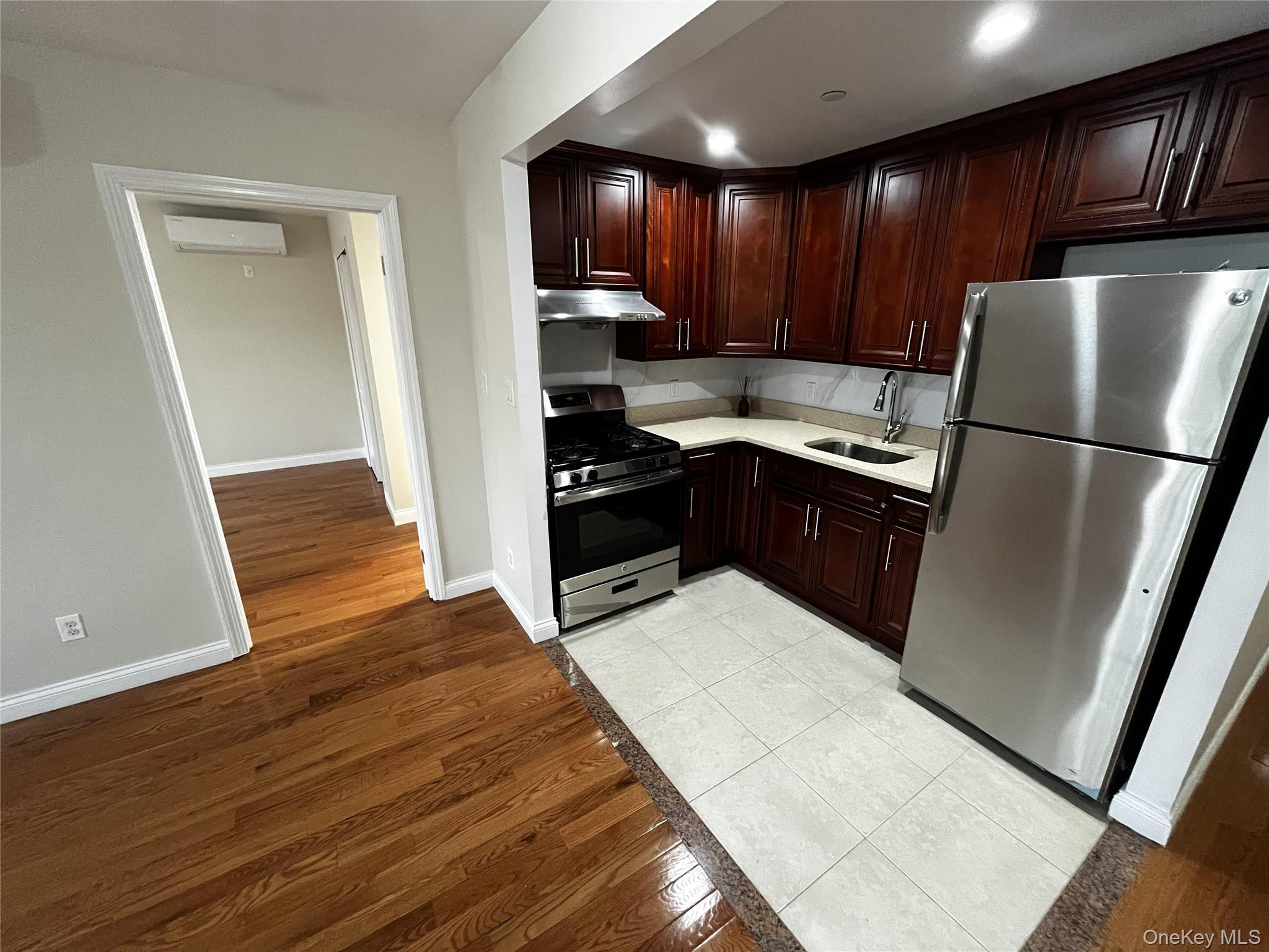 Condo Queens Queens, NY 11377, MLS-970499-2