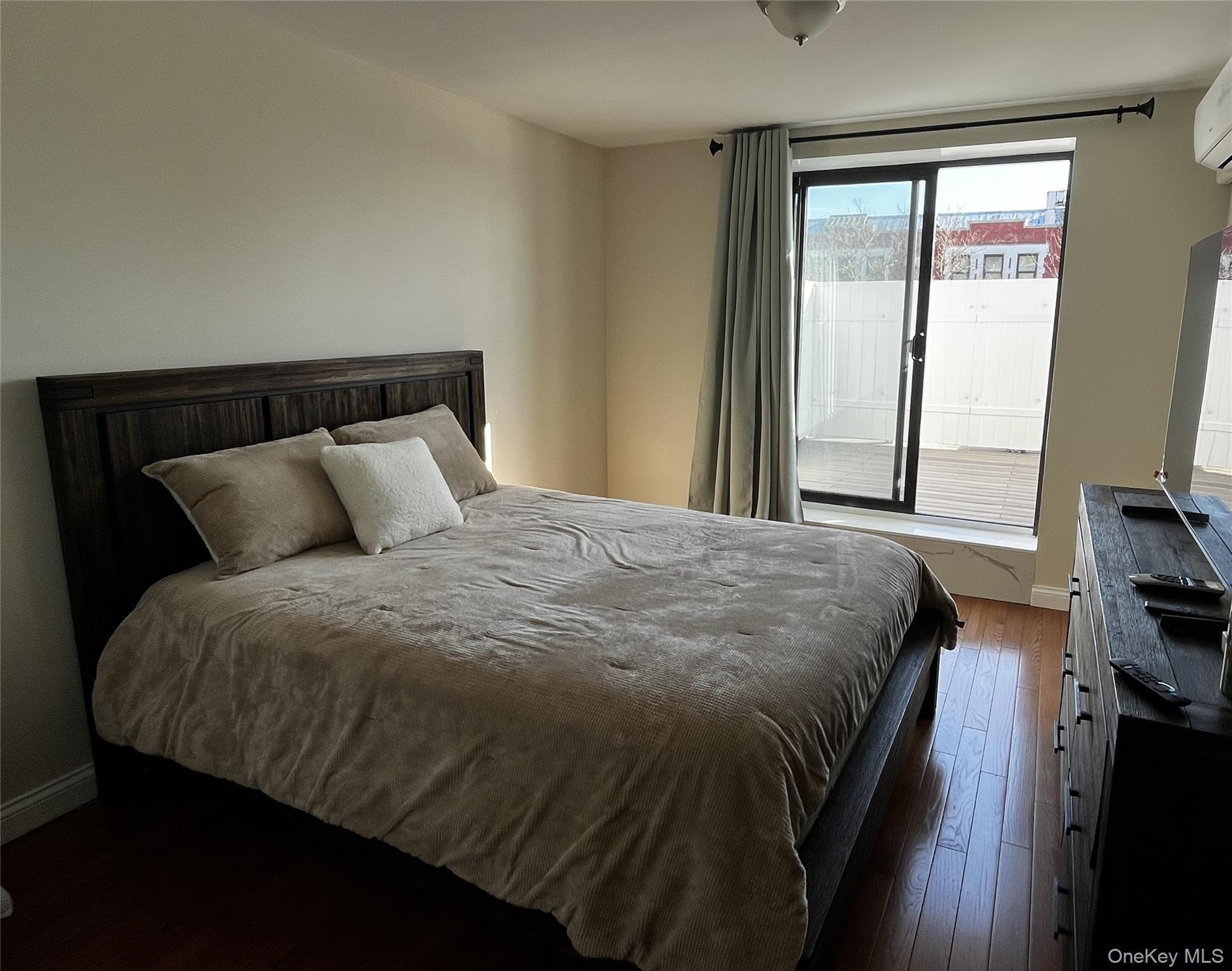 Condo Queens Queens, NY 11377, MLS-970499-9