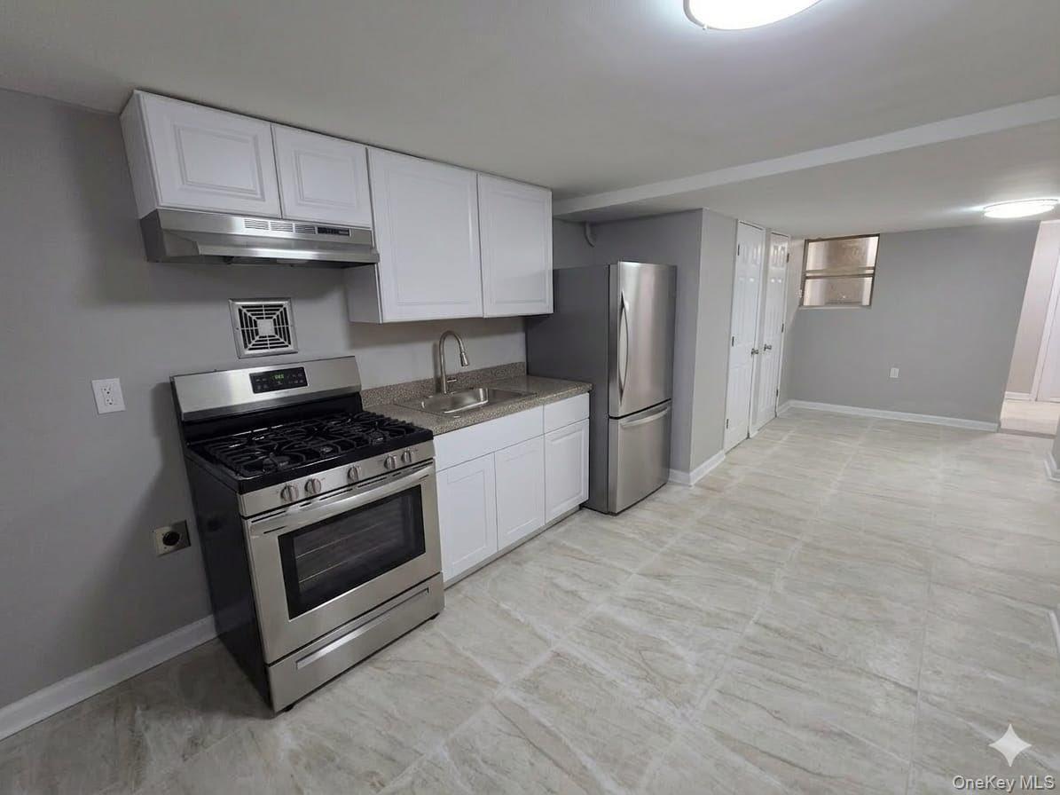 Single Family 215th  Bronx, NY 10469, MLS-970510-15