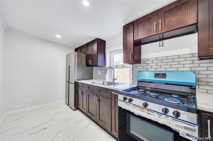 Single Family 204th  Queens, NY 11423, MLS-970513-10