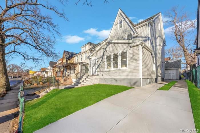 Single Family 204th  Queens, NY 11423, MLS-970513-2