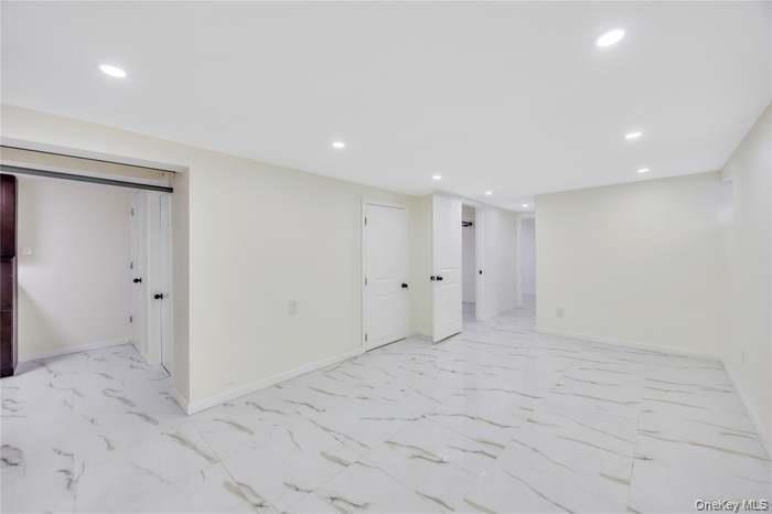 Single Family 204th  Queens, NY 11423, MLS-970513-28