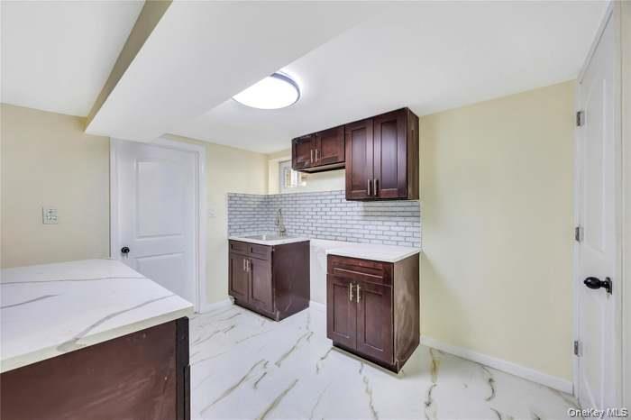 Single Family 204th  Queens, NY 11423, MLS-970513-29