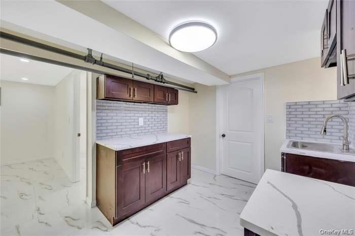 Single Family 204th  Queens, NY 11423, MLS-970513-30