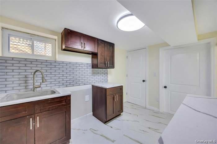 Single Family 204th  Queens, NY 11423, MLS-970513-31