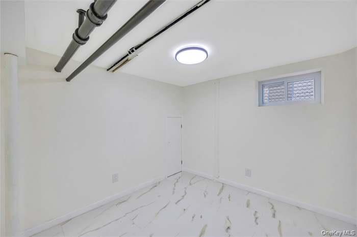 Single Family 204th  Queens, NY 11423, MLS-970513-34