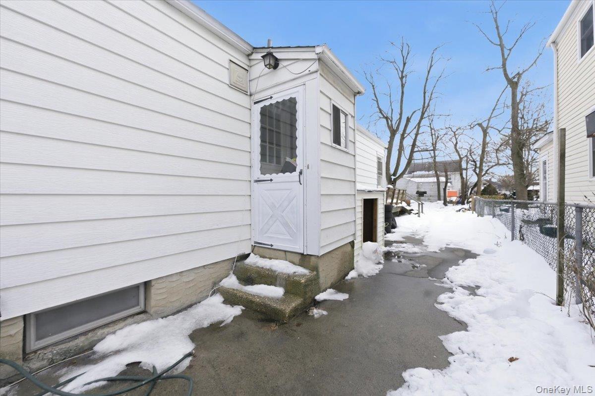 Single Family Oak  Nassau County, NY 11096, MLS-970519-14
