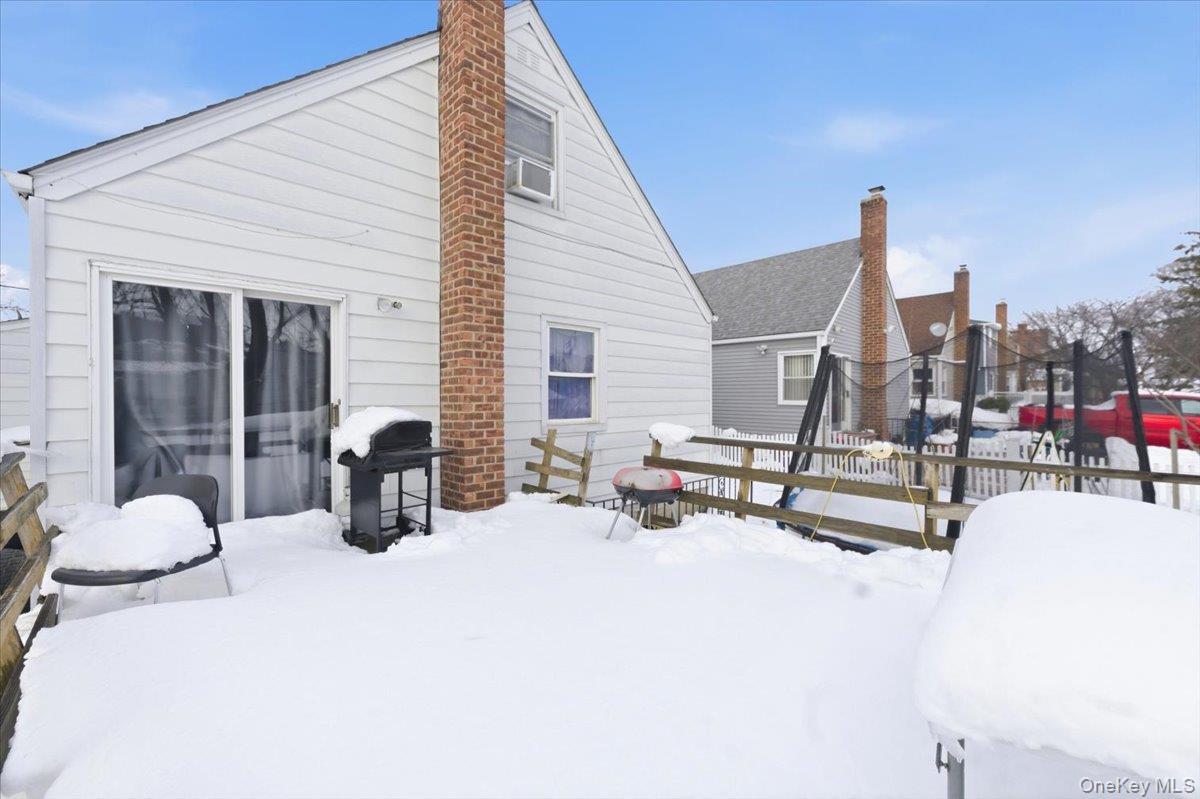 Single Family Oak  Nassau County, NY 11096, MLS-970519-15