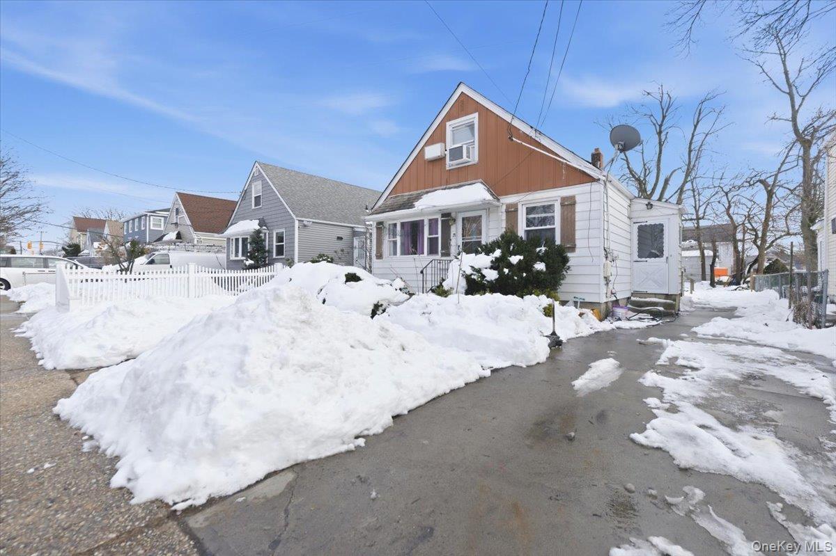 Single Family Oak  Nassau County, NY 11096, MLS-970519-20