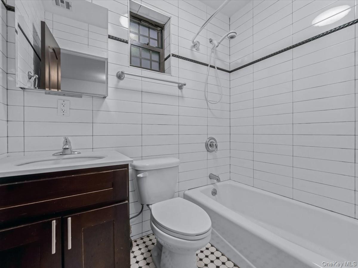 Single Family Noll  Brooklyn, NY 11206, MLS-970526-11