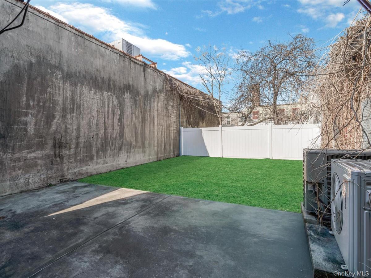 Single Family Noll  Brooklyn, NY 11206, MLS-970526-27