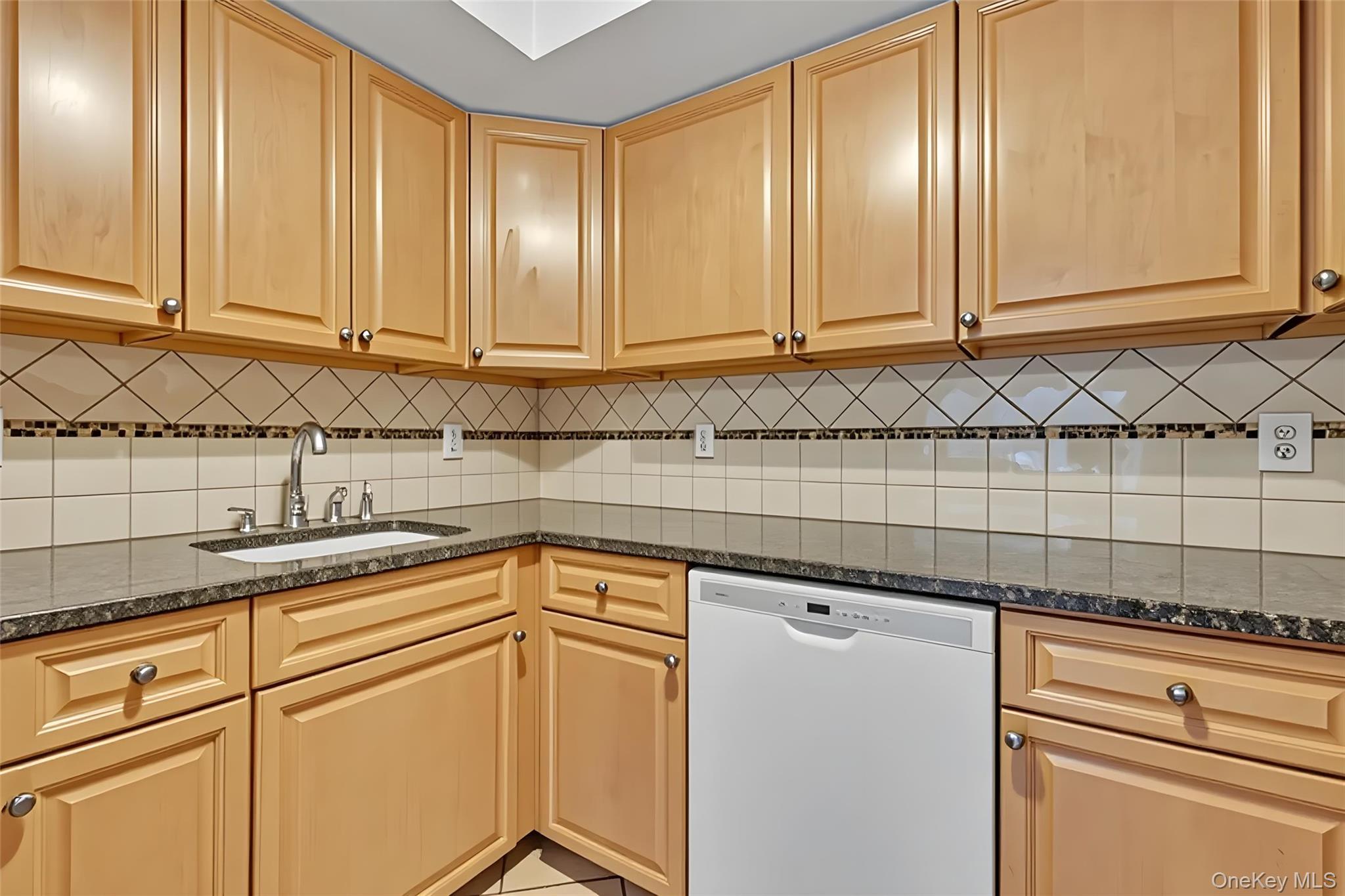 Condo Jefferson Westchester County, NY 10598, MLS-970531-10