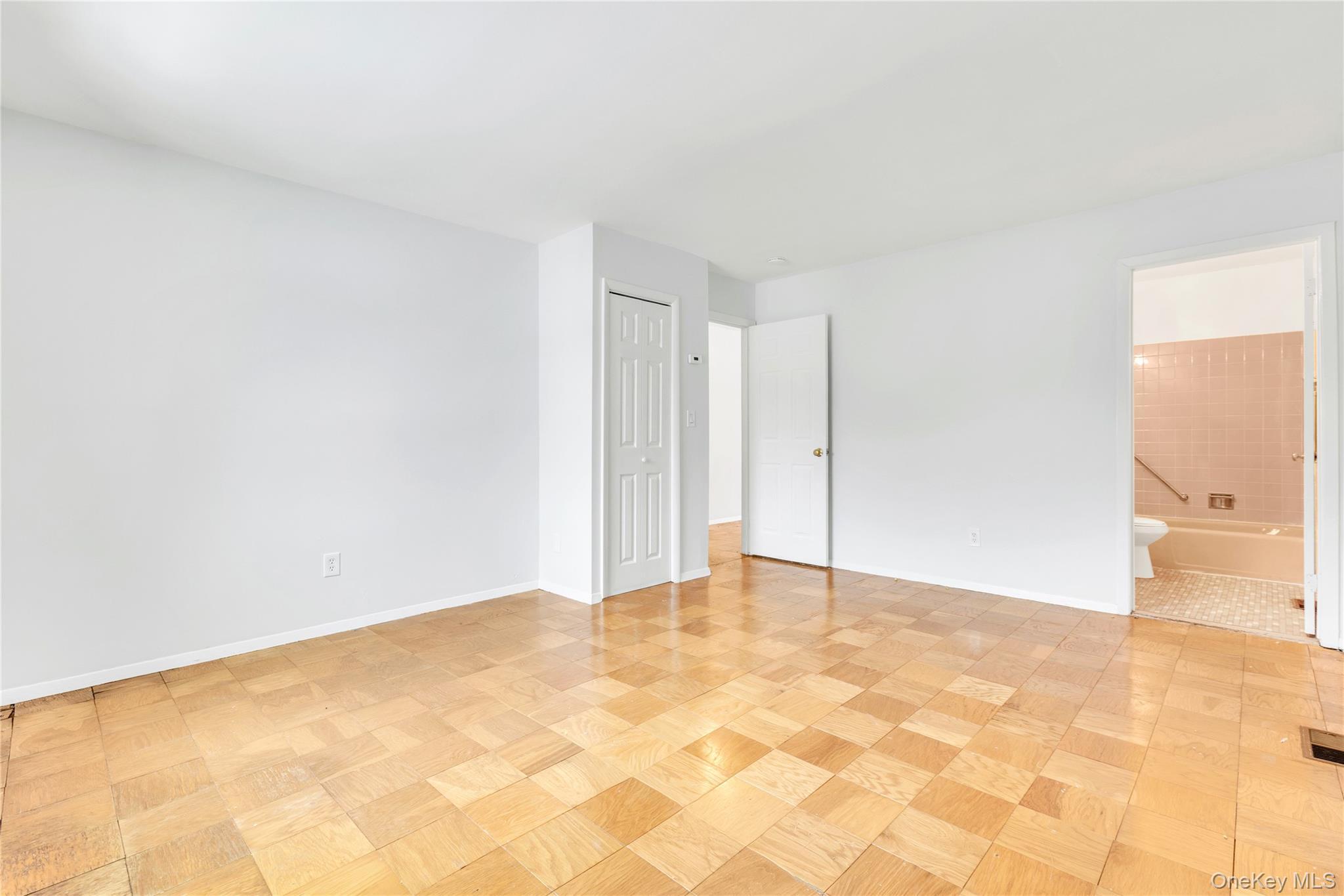 Condo Jefferson Westchester County, NY 10598, MLS-970531-13