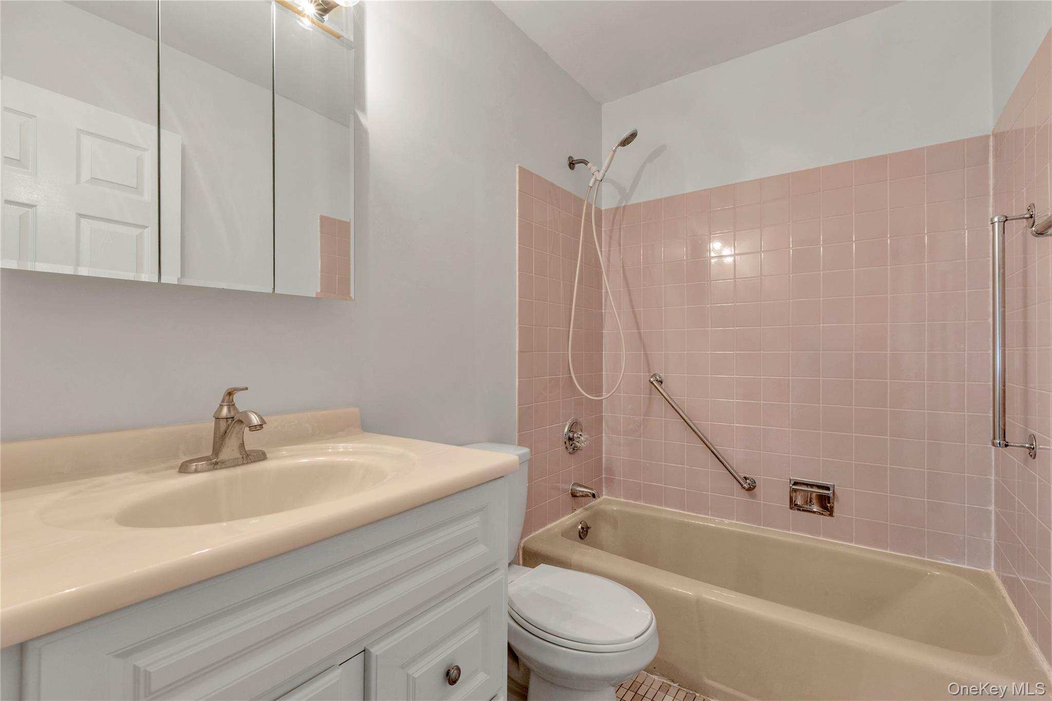 Condo Jefferson Westchester County, NY 10598, MLS-970531-14