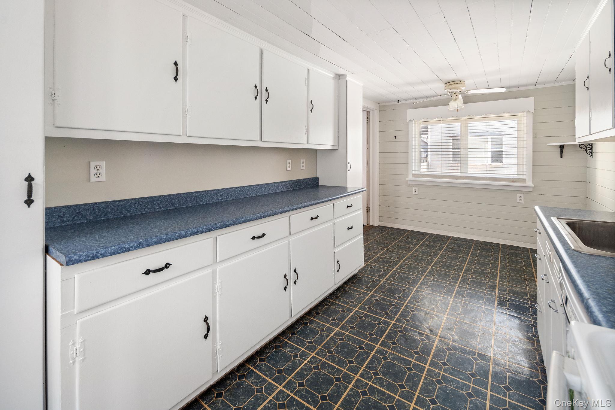 Single Family Main  Out Of Area, NY 12122, MLS-970552-17