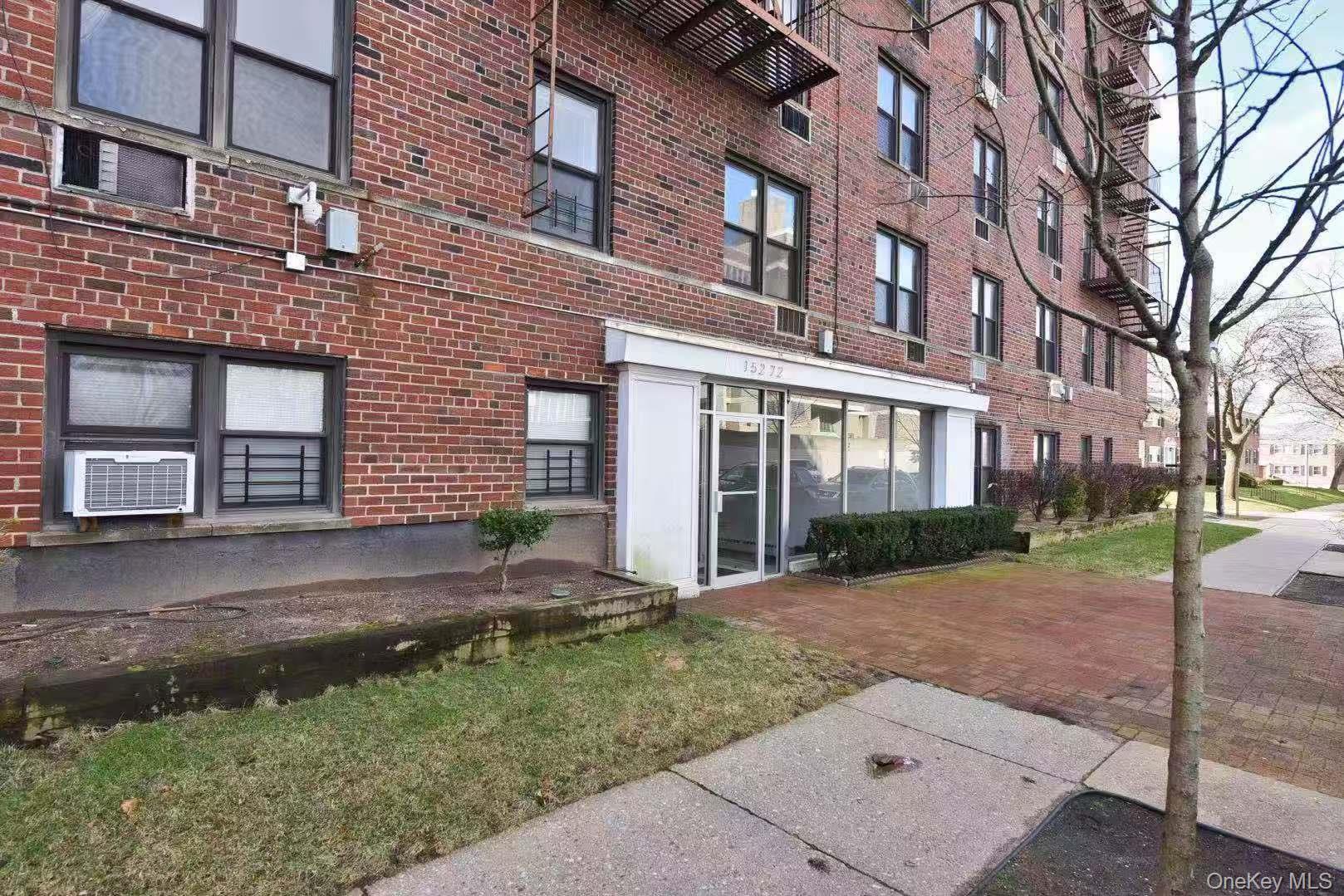 Condo Melbourne  Queens, NY 11367, MLS-970563-2