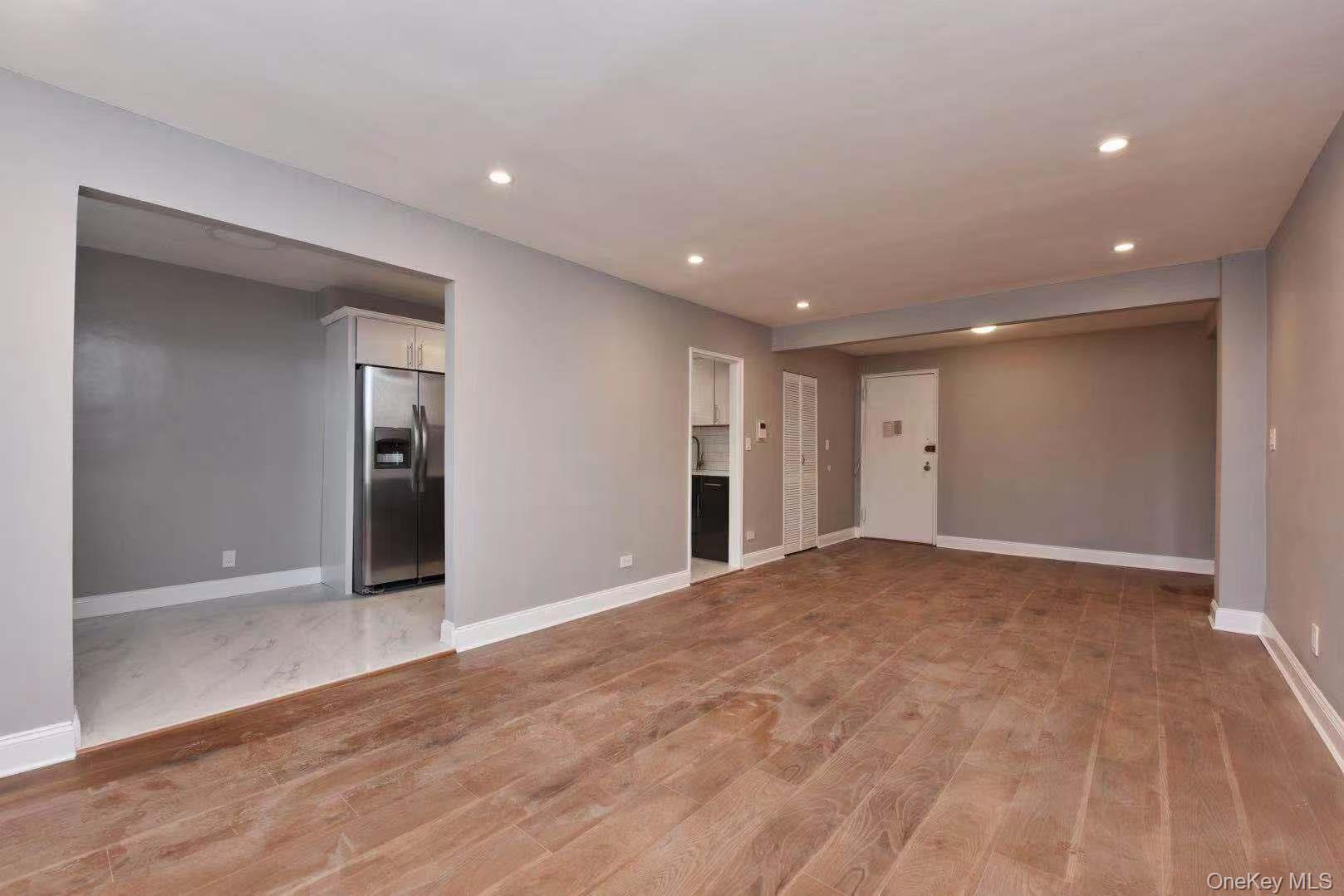 Condo Melbourne  Queens, NY 11367, MLS-970563-8