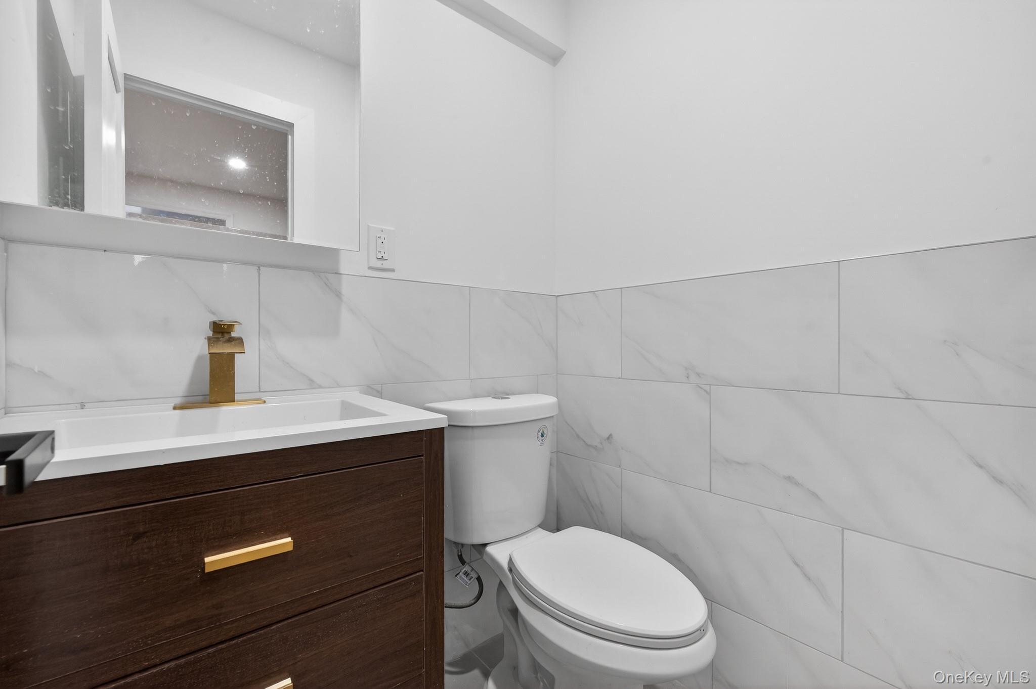 Single Family Fearn  Bronx, NY 10465, MLS-970575-5