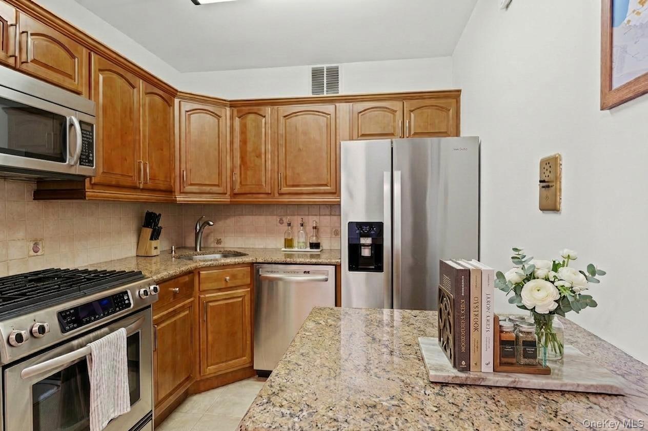 Coop 40  Manhattan, NY 10016, MLS-970582-6