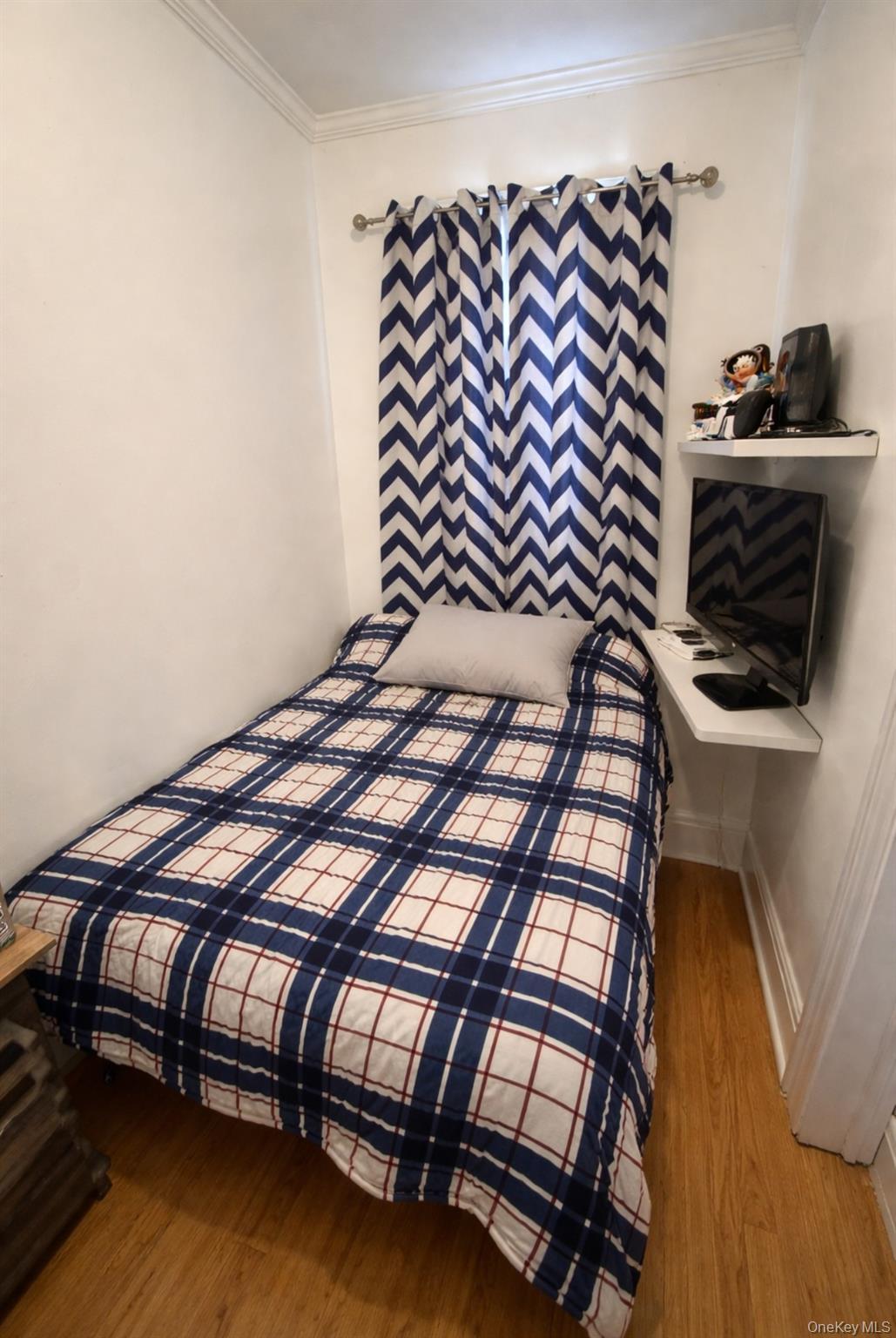 Single Family 68th  Queens, NY 11385, MLS-970601-12