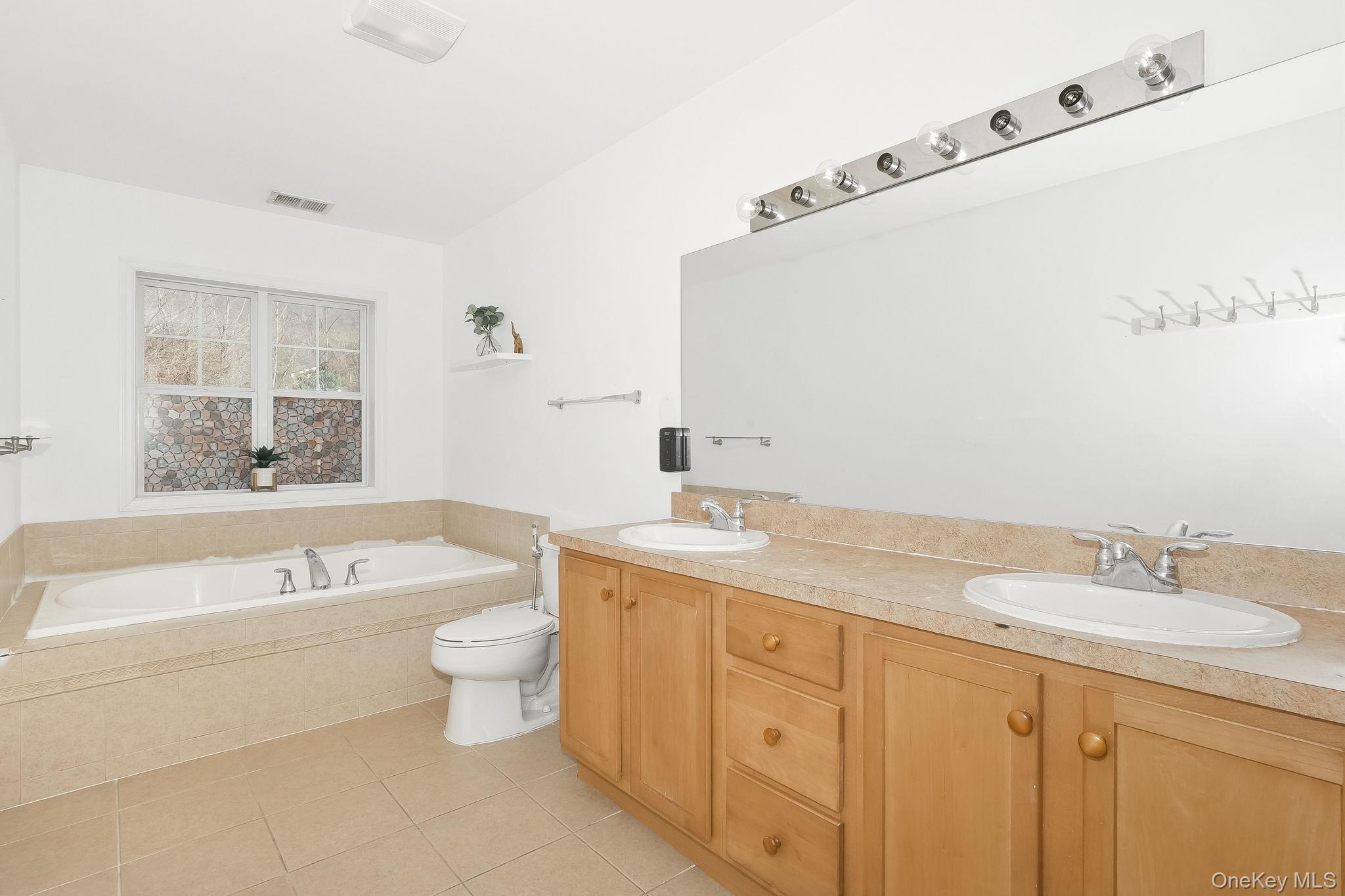 Condo Clearwater  Dutchess County, NY 12508, MLS-970622-25