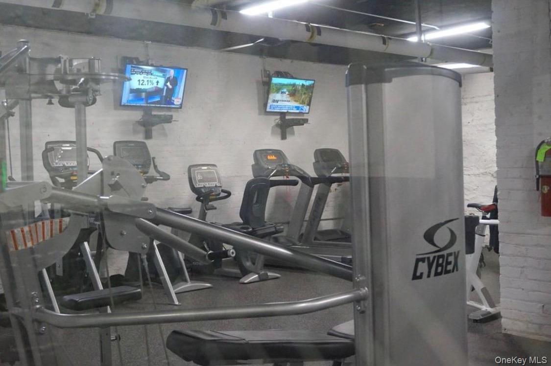 Apartment Holland  Bronx, NY 10462, MLS-970631-10