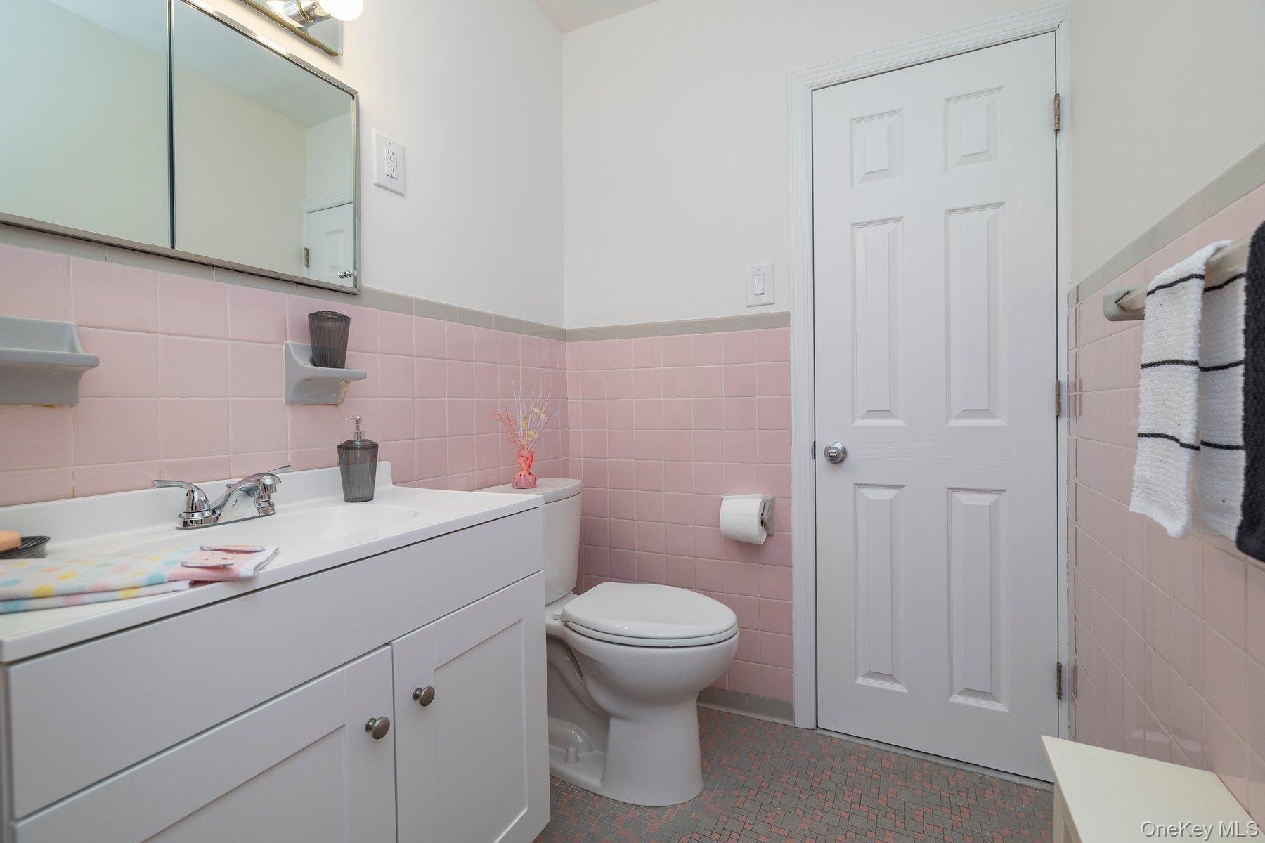 Single Family Lawson  Nassau County, NY 11518, MLS-970634-25