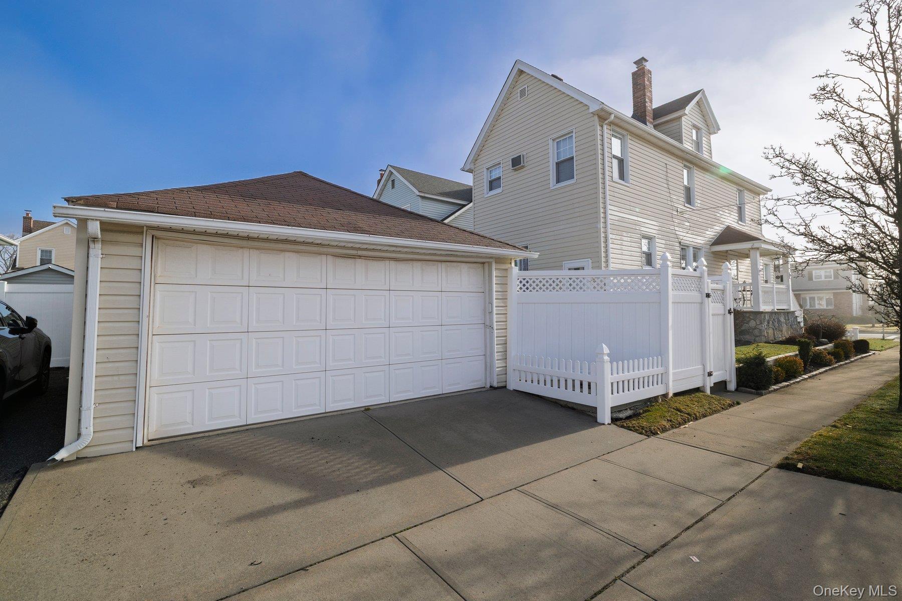 Single Family Lawson  Nassau County, NY 11518, MLS-970634-31