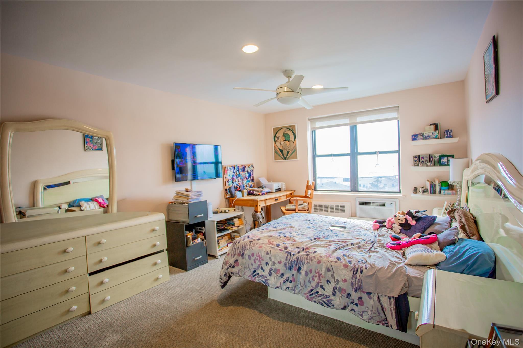 Coop Broadway  Nassau County, NY 11561, MLS-970645-14