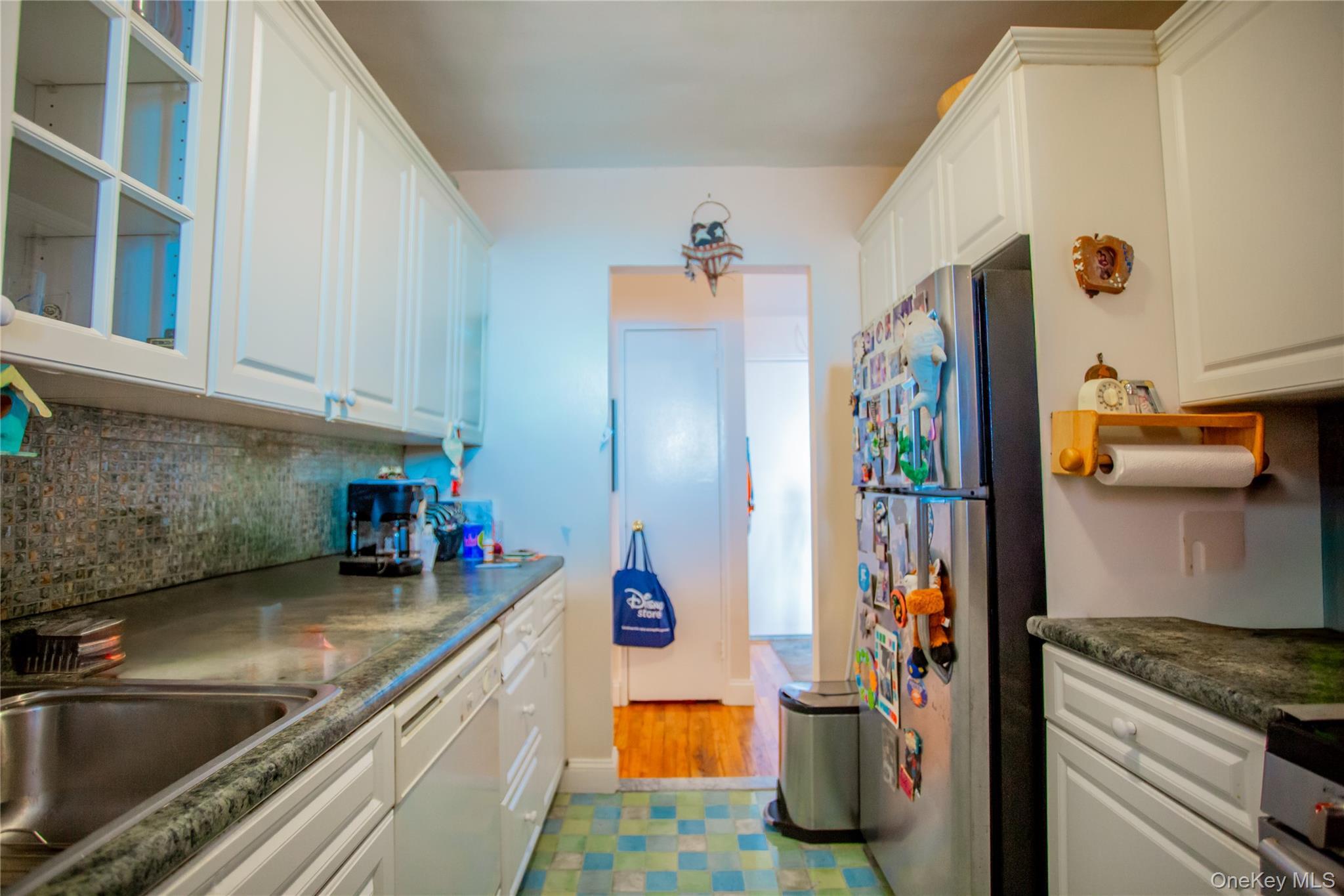 Coop Broadway  Nassau County, NY 11561, MLS-970645-16