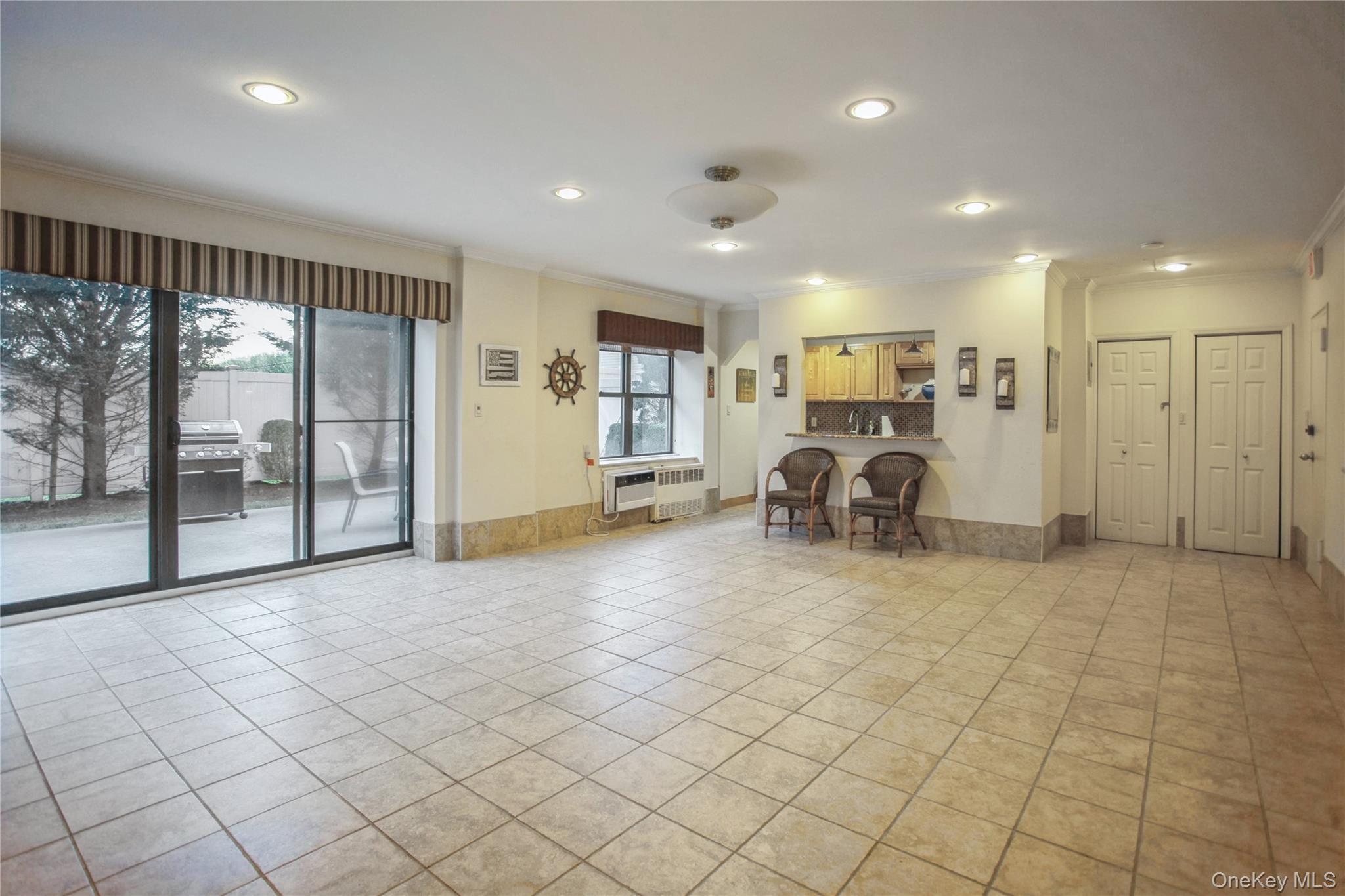 Coop Broadway  Nassau County, NY 11561, MLS-970645-29