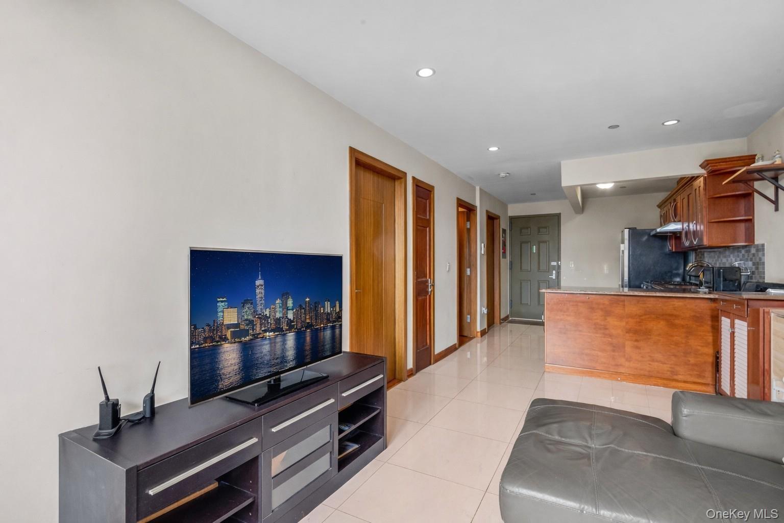 Condo 111th  Queens, NY 11368, MLS-970650-4