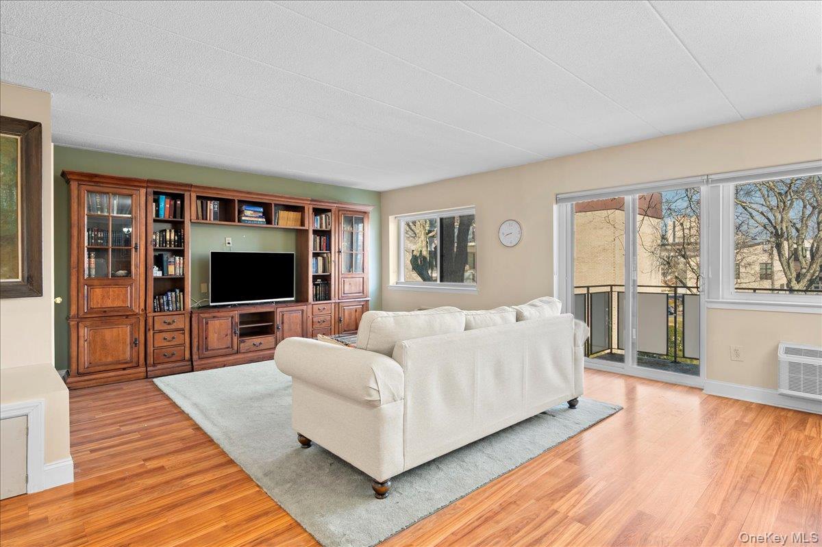 Condo Greenridge Westchester County, NY 10605, MLS-970657-11