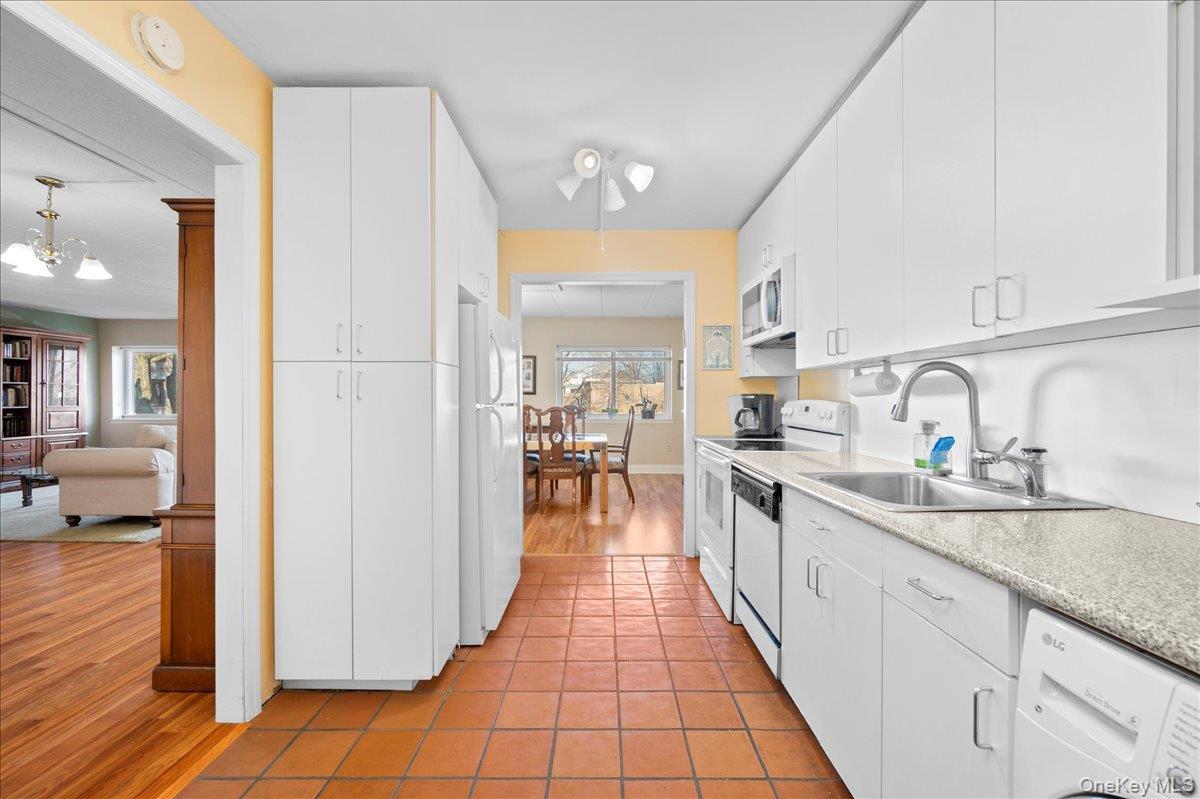 Condo Greenridge Westchester County, NY 10605, MLS-970657-22