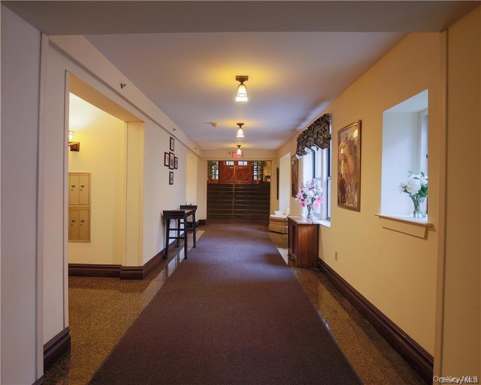 Coop Hartsdale  Westchester County, NY 10530, MLS-970687-15