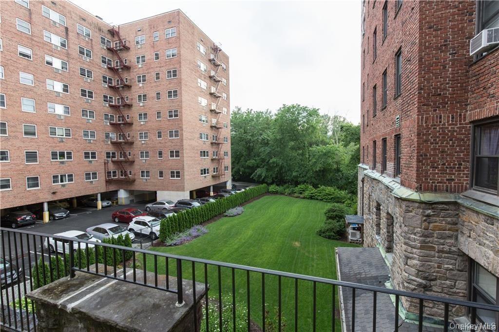 Coop Hartsdale  Westchester County, NY 10530, MLS-970687-17