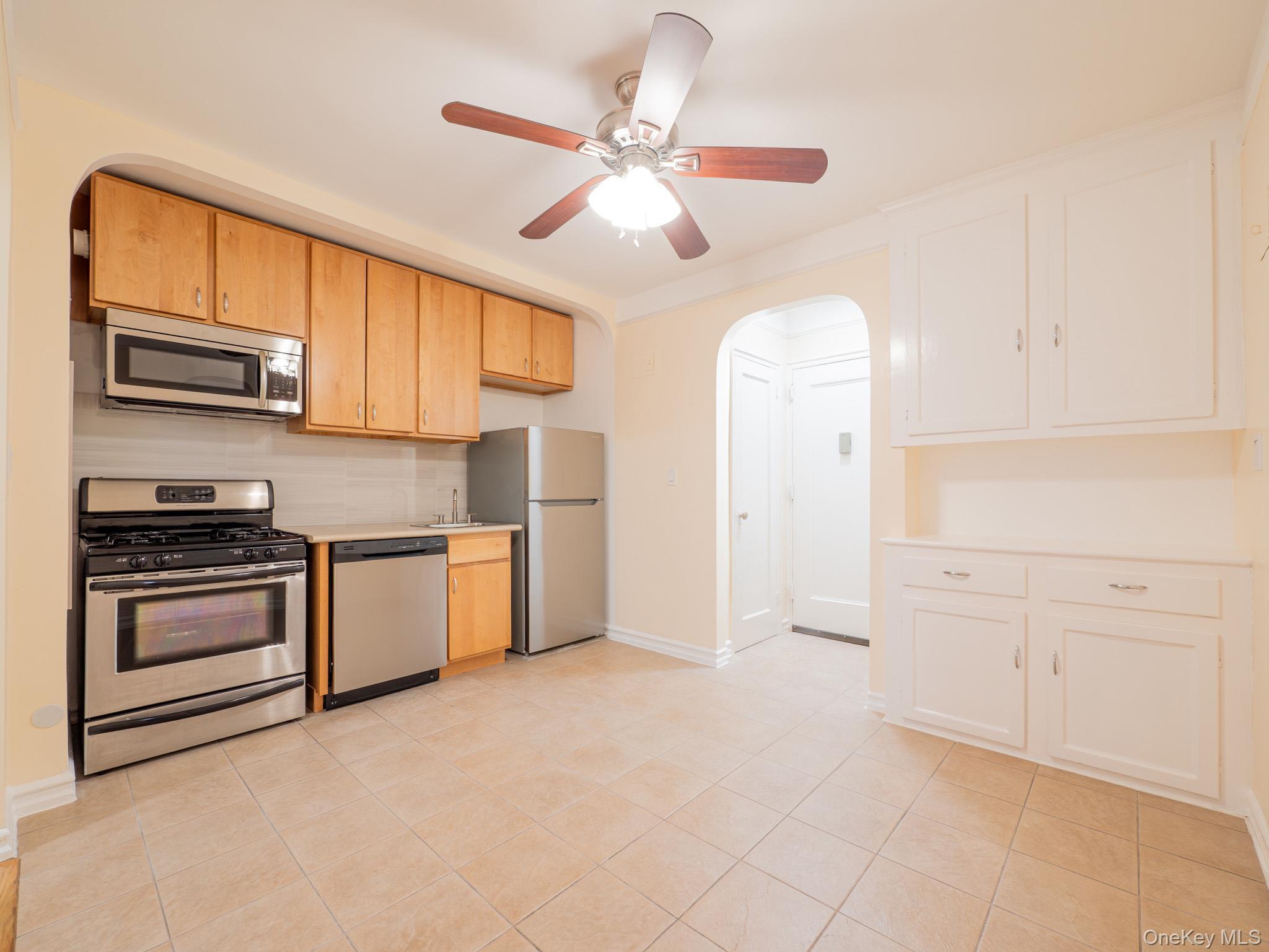 Coop Saunders  Queens, NY 11375, MLS-970708-3