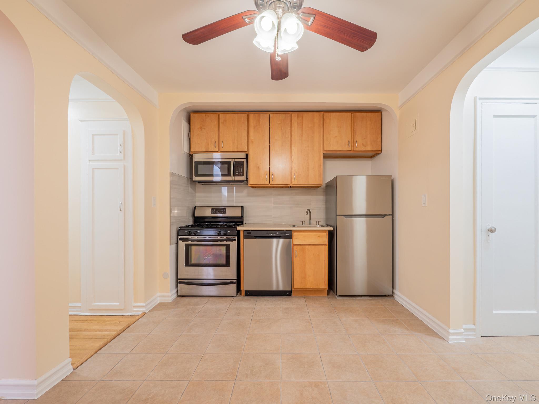 Coop Saunders  Queens, NY 11375, MLS-970708-4