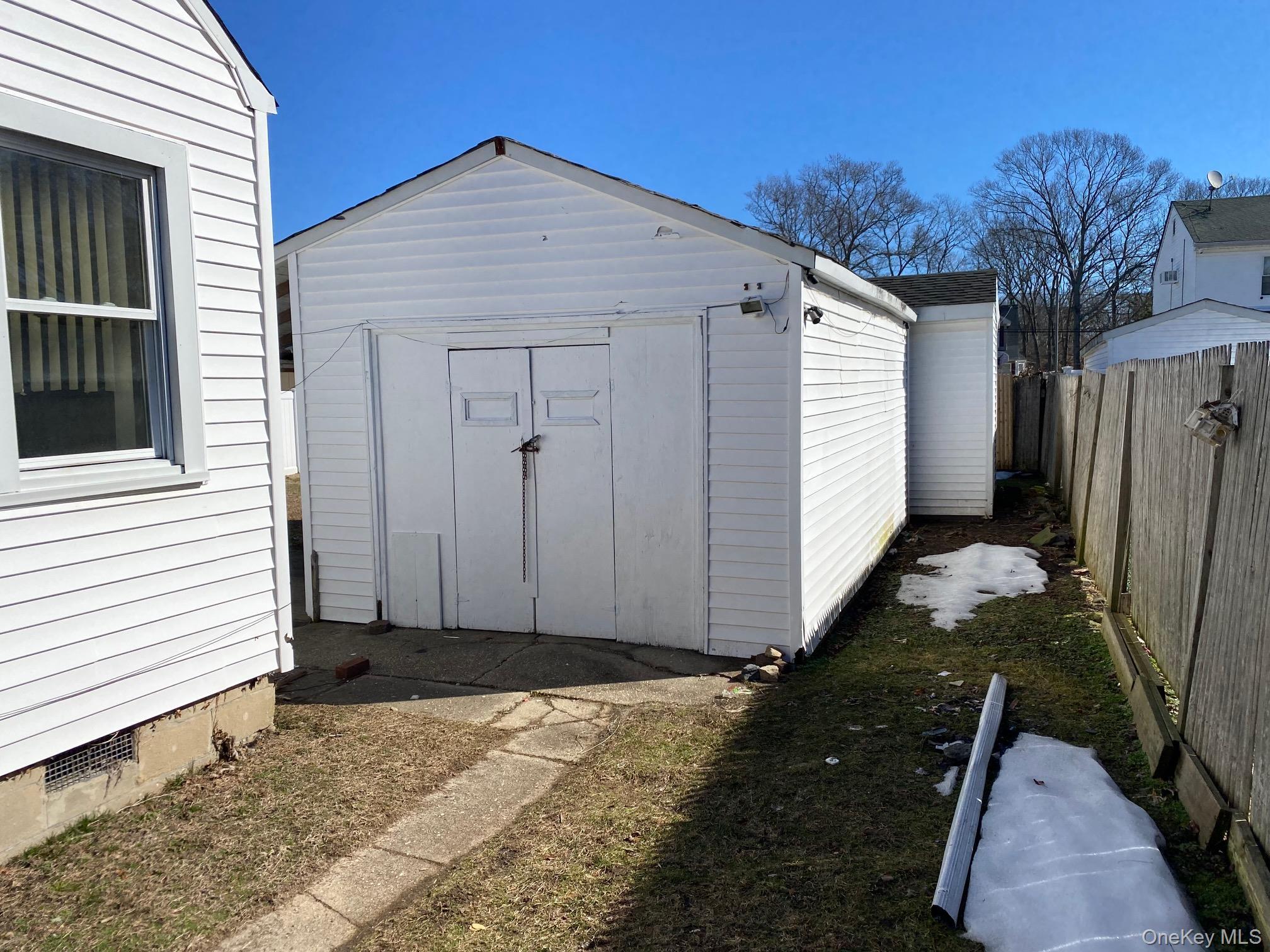 Single Family Beechwood  Suffolk County, NY 11967, MLS-970725-3