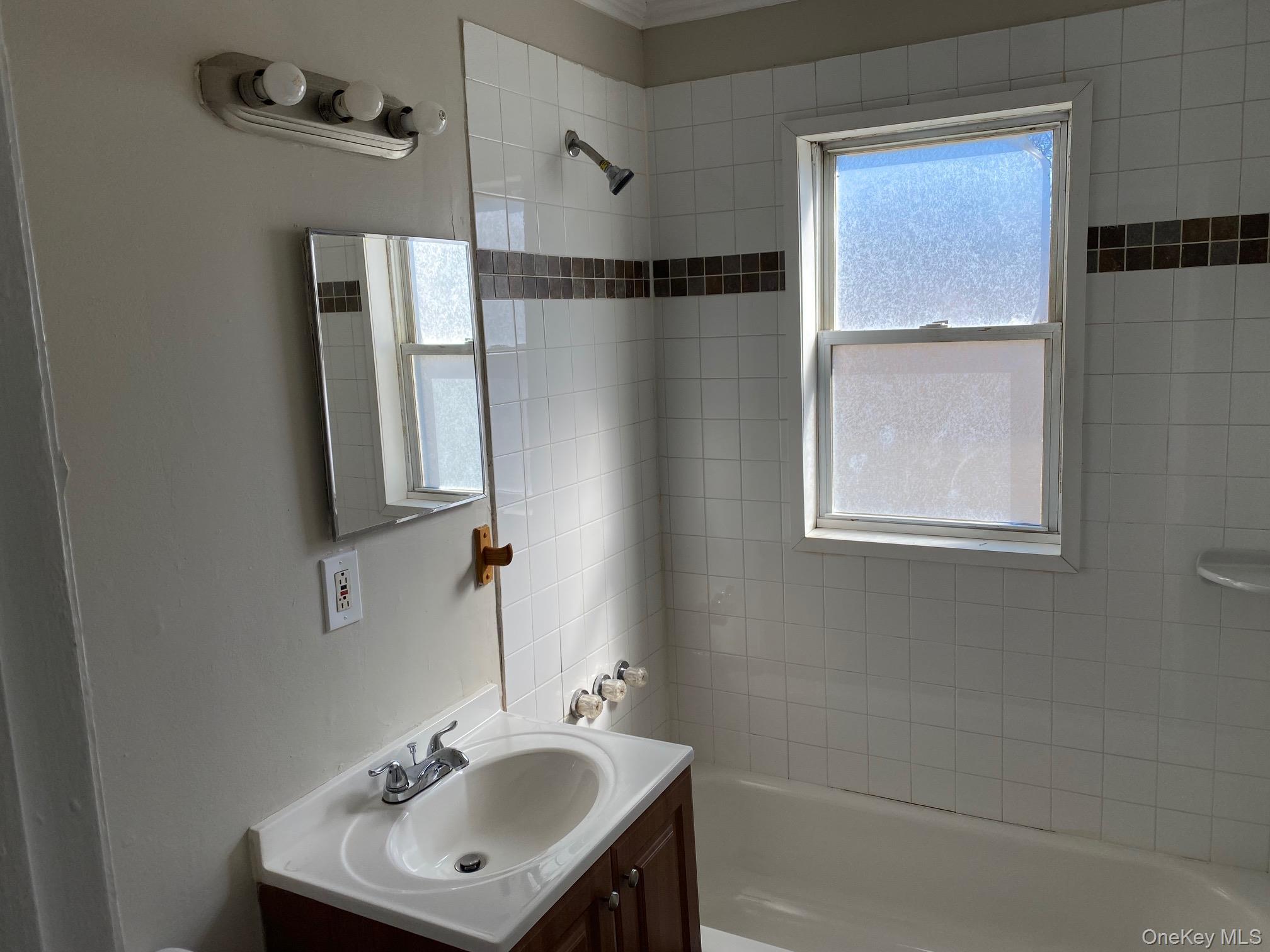 Single Family Beechwood  Suffolk County, NY 11967, MLS-970725-9