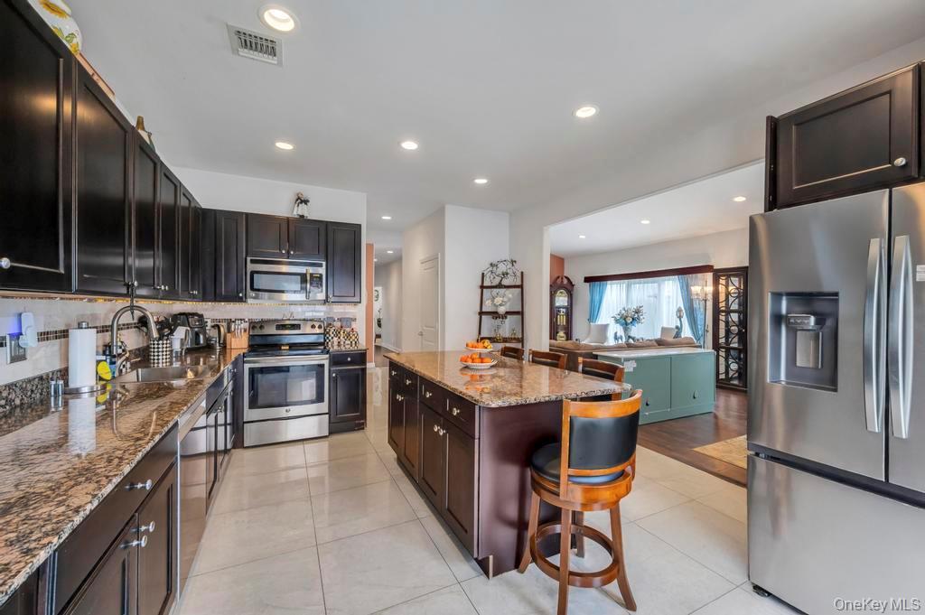 Single Family Flower  Suffolk County, NY 11967, MLS-970737-21