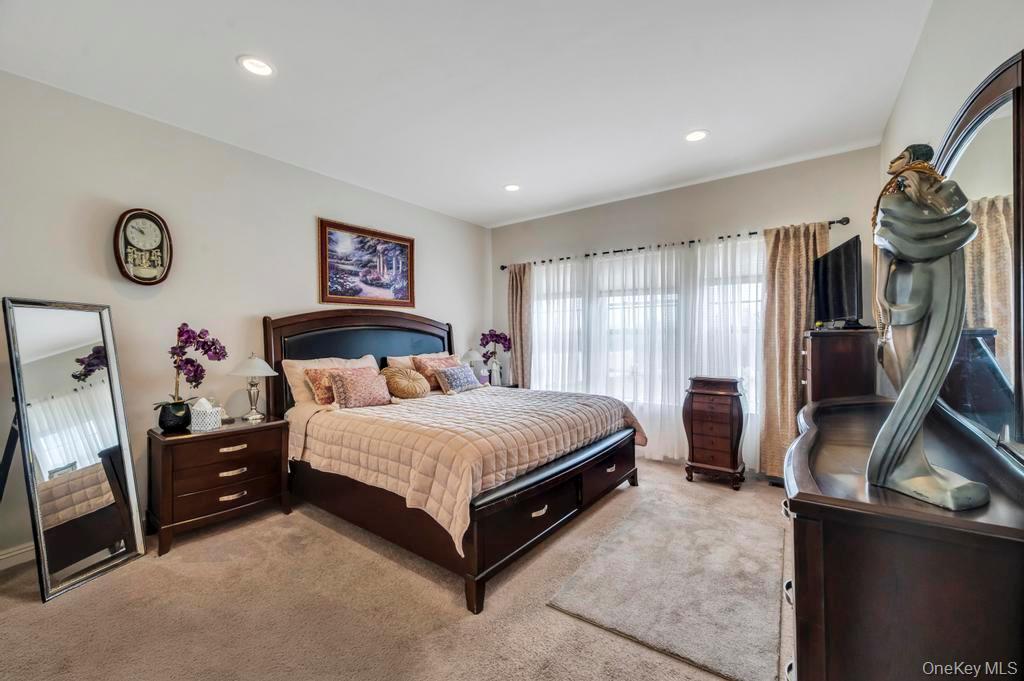 Single Family Flower  Suffolk County, NY 11967, MLS-970737-24