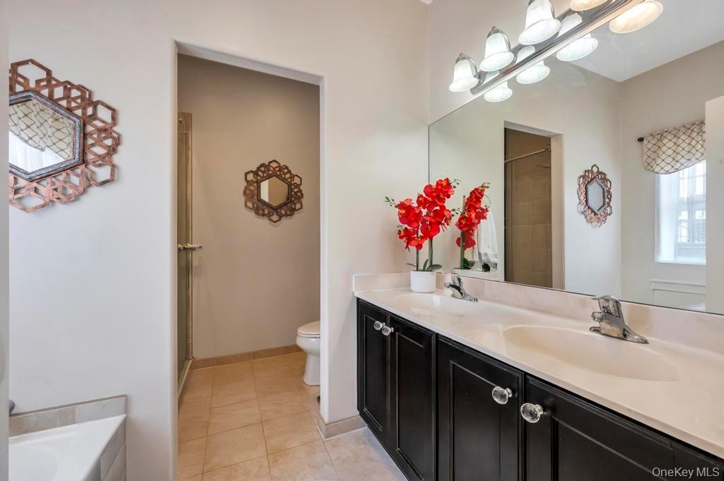 Single Family Flower  Suffolk County, NY 11967, MLS-970737-26